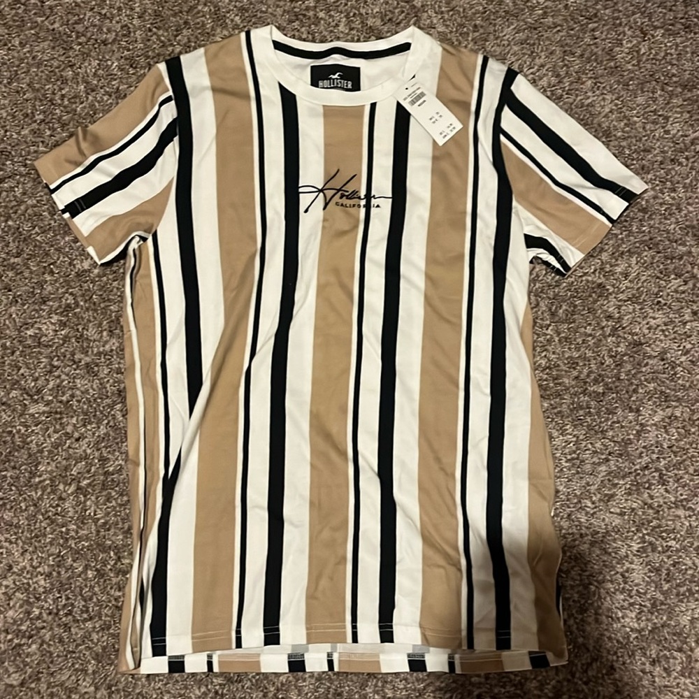 Men’s Hollister T-Shirt Medium NEW WITH TAG